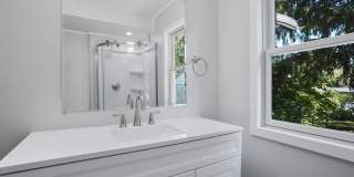 Spacious 3 Bed, 2 Bath in Newark - Move-In Ready Gallery 23