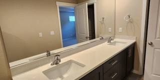 Must See Townhome Located in Ponderosa Ridge Gallery 27