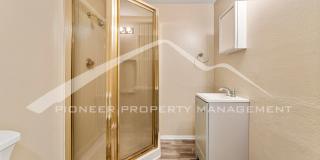 Beautiful Home with 2 Car Garage and Fenced Back Yard Gallery 8