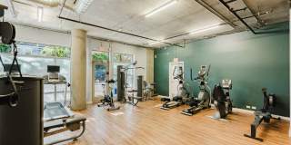 2121 Belmont Gallery 15