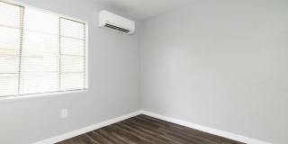 La Terraza Gallery 12