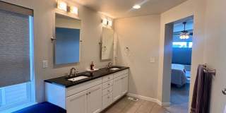 LUXURY 4 Bedroom home in NORTHGATE with Mountain Views Gallery 31