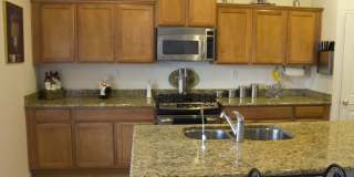 Charming 3 bedroom plus den and 2.5 bath home with full SOLAR !! Gallery 5