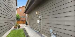 A Modern In-city Style with Comfort of the Suburbs Single Family Detached Condo Gallery 16
