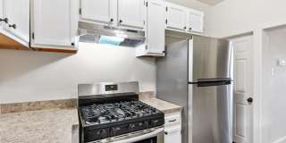 Bright 2 Bedroom, 1.5 Bath Home in Allison Hill! Gallery 7