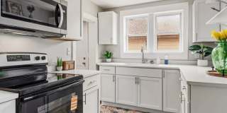 2 bedroom | 1 bathroom | Remodeled | Quiet street | Pets welcome! Gallery 8