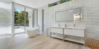 5910 N Bayshore Drive Gallery 31