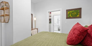 625 SLATERS LN Gallery 39