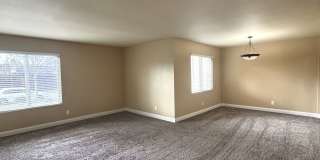 Beautiful 4 Bedroom 2 Bathroom Singe Story House!! Gallery 6