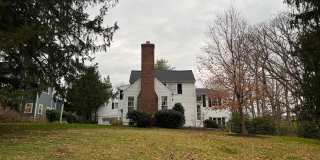 Cool Updated Historic 4/3.5 Farmhouse in Bethesda on Private, 1.5 Acre Lot Gallery 35