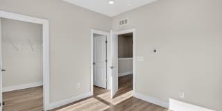 2507 LIGHT Street Gallery 26