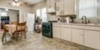 791 N Clinton Street Gallery 6