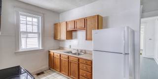 Spacious 3 Bedroom, 1.5 Bathroom with large Porch and Backyard Gallery 9