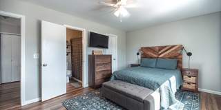 6343 Gossamer Street Gallery 16