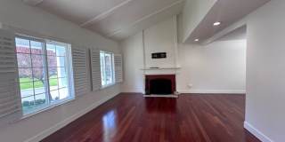 Charming 4 Bedroom Residence with Expansive Yard Gallery 6