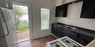 3 bed 1 bath single family home Gallery 3