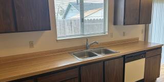 Great single level 2 bed/1 bath duplex in Thurston! Gallery 19