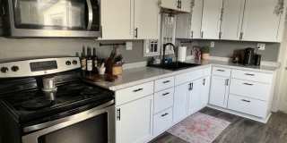 362-364 West Scott Street - 362 - Upper Gallery 1