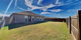 Beautiful 3 Bedroom 2 Bath Home With Storm Shelter in Mustang Schools Gallery 20