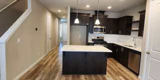 Must See Townhome Located in Ponderosa Ridge Gallery 9
