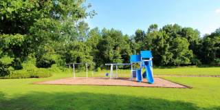 Crestwood 2 bed Condo Available September 1 Gallery 6