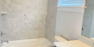 Spacious Modern End-Unit Davidson Townhome - Lake Davidson Access Gallery 17