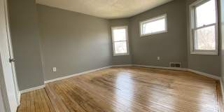 Beautiful 4 Bedroom 1.5 Bathroom Townhome in Minneapolis! Gallery 6