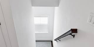 811 Smith Avenue Gallery 24