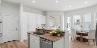 BRIGHT, OPEN RESIDENCE IN RIVERMARK HOME WITH EXCELLENT LAYOUT Gallery 16