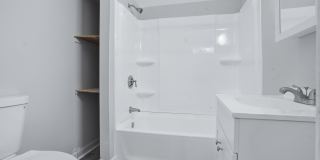 660 Public St Gallery 23