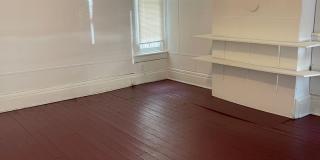 Spacious 4 bdrm/2 bath Home Located in Richmond's Fan District w/Balcony!!  Walking Distance to VCU!!!! Gallery 14