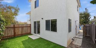 Private turfed yard! Private turfed yard! Gallery 1
