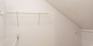 4 Bed home in Olathe- Quick access to I-35 Gallery 29