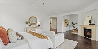 5011 Hayvenhurst Avenue Gallery 40