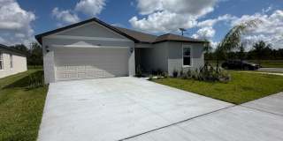 Brand new!!!! 4 Bedroom 3 Bathroom with Den!!! Gallery 1