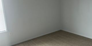 2 Bedroom/ 1.5 Bath Townhome w/ Washer & Dryer Connection Gallery 4