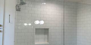 Newly renovated 2 bedroom 2 bathroom in a great location Gallery 14