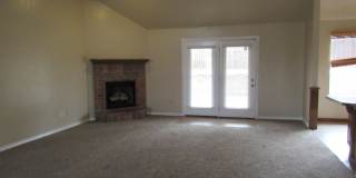 BEAUTIFUL HOME IN WOLFCREEK AREA!!! Gallery 3