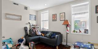2623 EMERALD Street Gallery 16