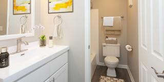 Glenlake Village Apartments Gallery 23