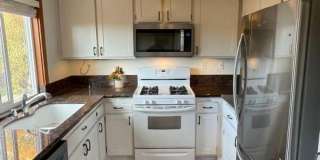 2 bed 2 bath single family residence. AVAILABLE 5/16 Gallery 9