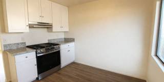 Recently Renovated, Single-Level 2-Bedroom Apartment with Small Fenced Yard. Recently Renovated, Single-Level 2-Bedroom Apartment with Small Fenced Yard. Gallery 10