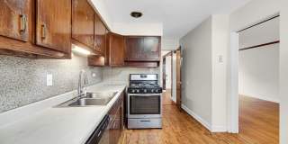 7248 N Ridge Boulevard Gallery 10