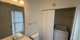 Beautiful End-unit townhome in university with Primary bedroom on 1st floor Gallery 11