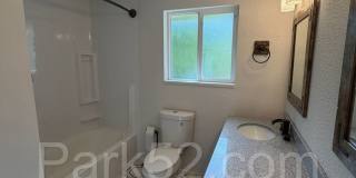 Newly Remodeled 3 Bedroom Duplex Gallery 12