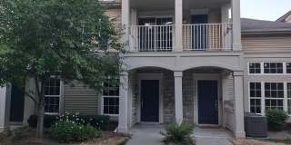 Charming 2-Bed Home in Commerce Township with Modern Amenities Gallery 1