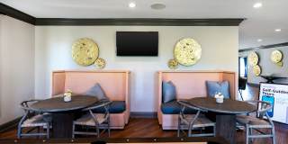 Smoky Crossing Apartment Homes Gallery 20