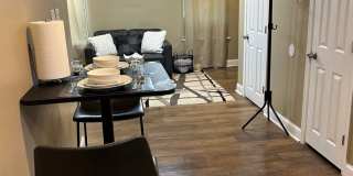 Charming furnished 2br 2nd Floor Apartment in Wilmington Gallery 37