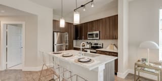 35 West at Champions Circle Apartments Gallery 12