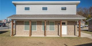 704  N Honey Locust  BND Gallery 1